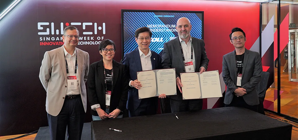 Toll Group signed the MoU with SUTD to drive enhancements in digitalisation in logistics. Left to right: Prof Rakesh Nagi (SUTD), Ruth Lim (Toll), Prof Chong Tow Chong (SUTD), Jonathon Kottegoda-Breden (Toll), Jason Aung (Toll).