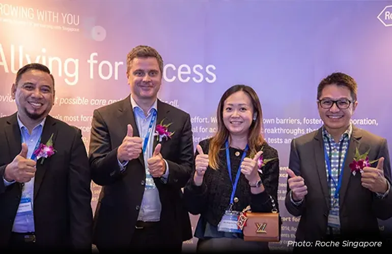 Roche Singapore’s Patient Journey Partner in Women’s Health,  Paulo Caoile; Roche Group’s CEO, Dr Thomas Schinecker; Jaga-Me’s CEO,  Sapphire Tham; and Jaga-Me’s Commercial Lead, Morris Lee Image