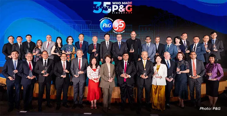 P&G leaders recognised at its ’35 Leaders Who Made P&G Singapore’ Award ceremony for their long-term commitment and contribution to the Company. 