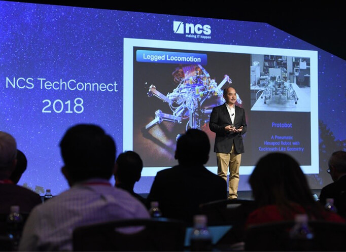 Dr Tan delivering his keynote message at NCS TechConnect 2018.