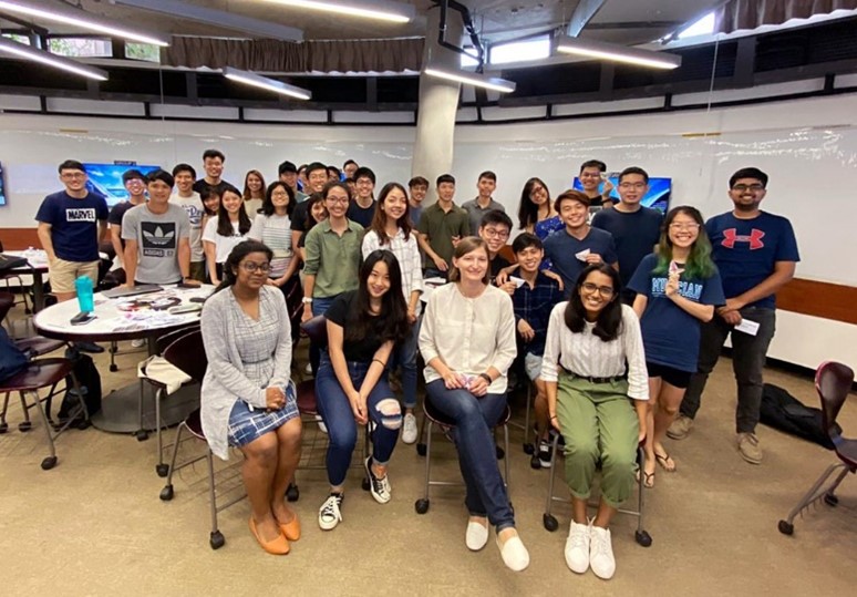Aleksandra Brewer, Project Manager and Agile Coach facilitating an Agile Learning Workshop with Nan-yang Technological University (NTU) Students in 2019