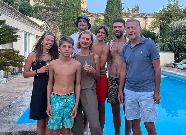 Cécile, her husband and all five children recently reunited on holiday in the South of France.