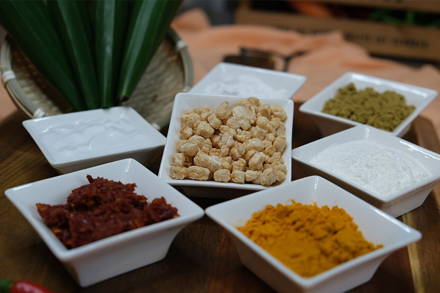 Image of Local dishes (spice and nuts)