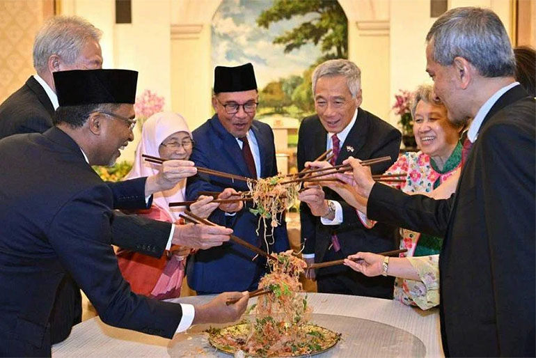 PM Anwar attending official lunch hosted by PM Lee at the Istana on Jan 30, 2023. Image courtesy of SPH Media.
